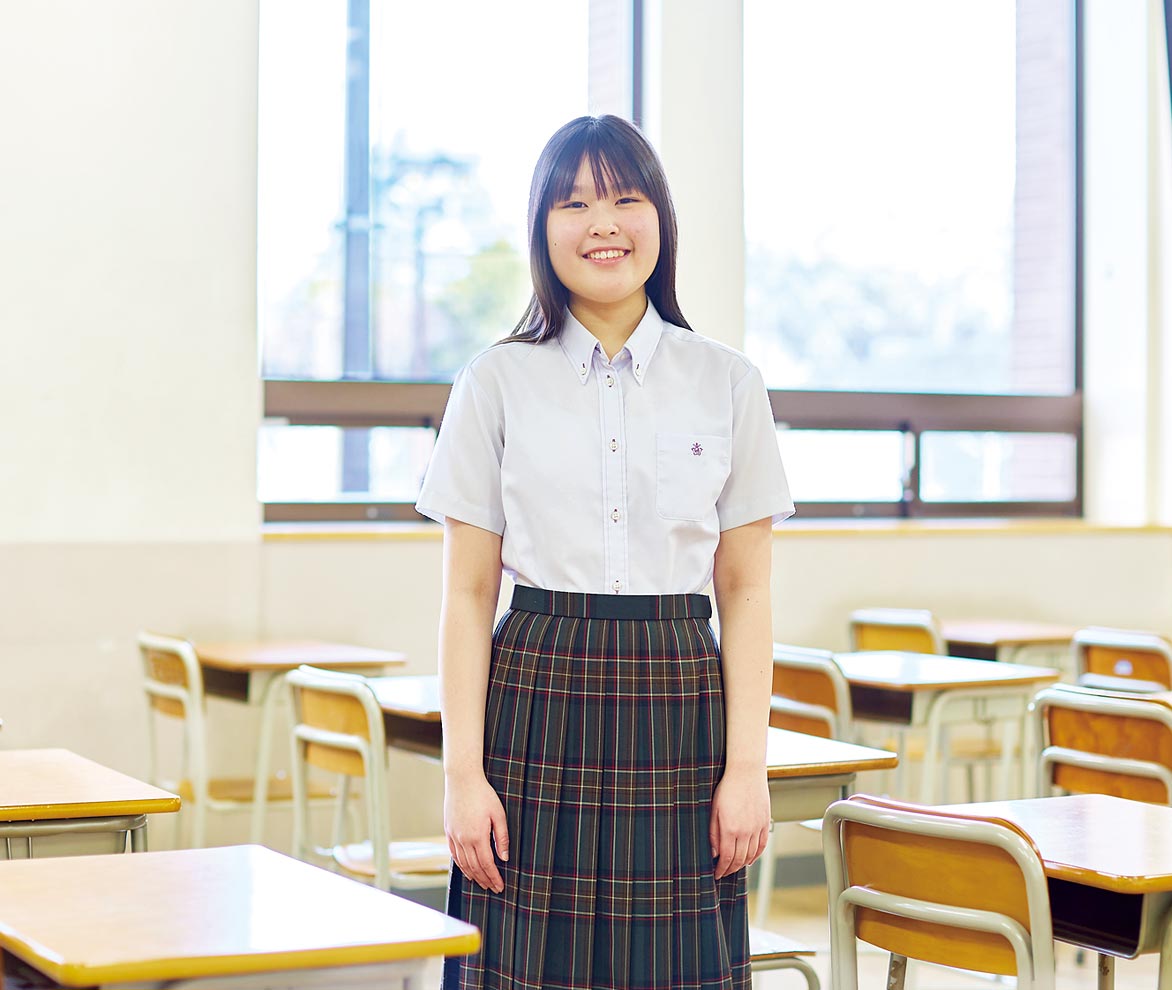 女子中学生：夏の制服